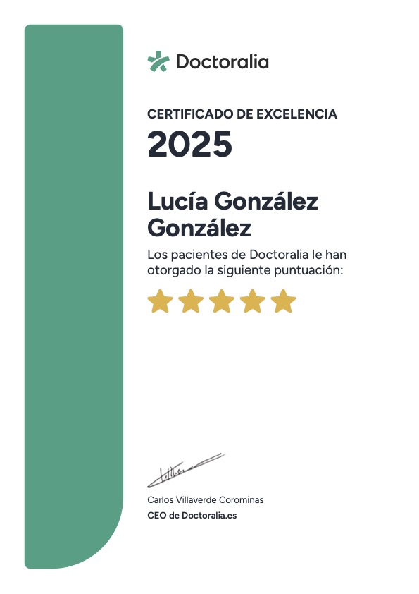 Certificado de Excelencia 2025 de Doctoralia para Lucía González González con 5 estrellas.